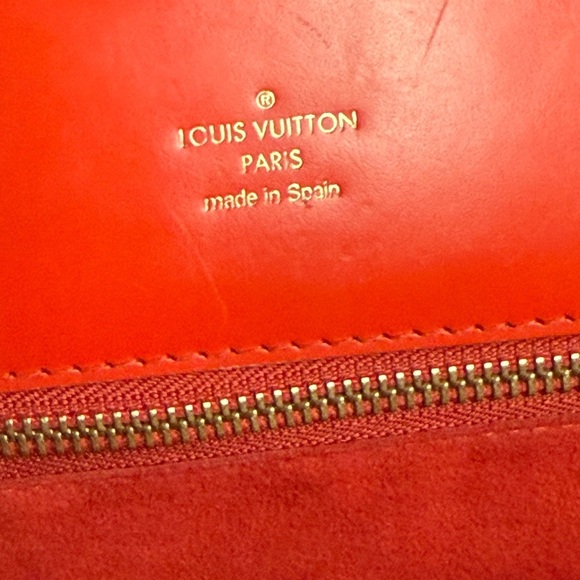 Louis Vuitton Monogram Phoenix MM with COA - Picture 12 of 14